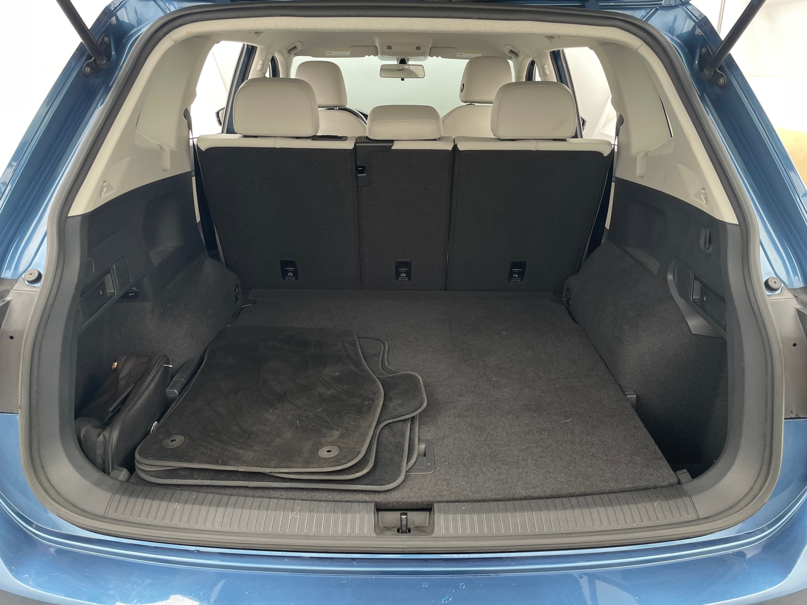 Thumbnail: 2019 Volkswagen Tiguan - 6
