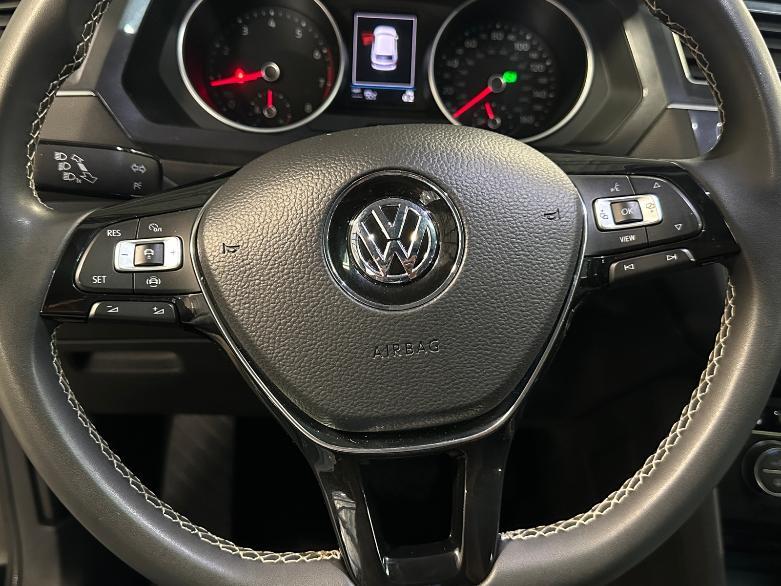 Thumbnail: 2021 Volkswagen Tiguan - 4