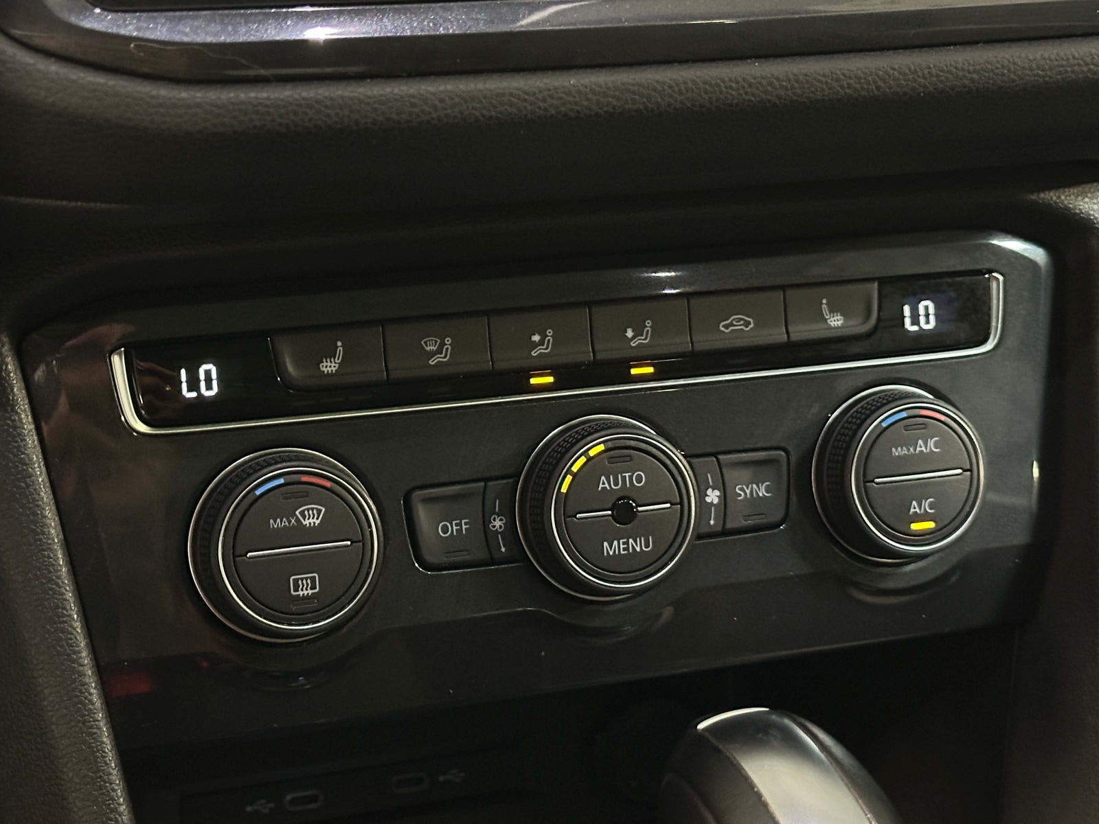 Thumbnail: 2021 Volkswagen Tiguan - 3