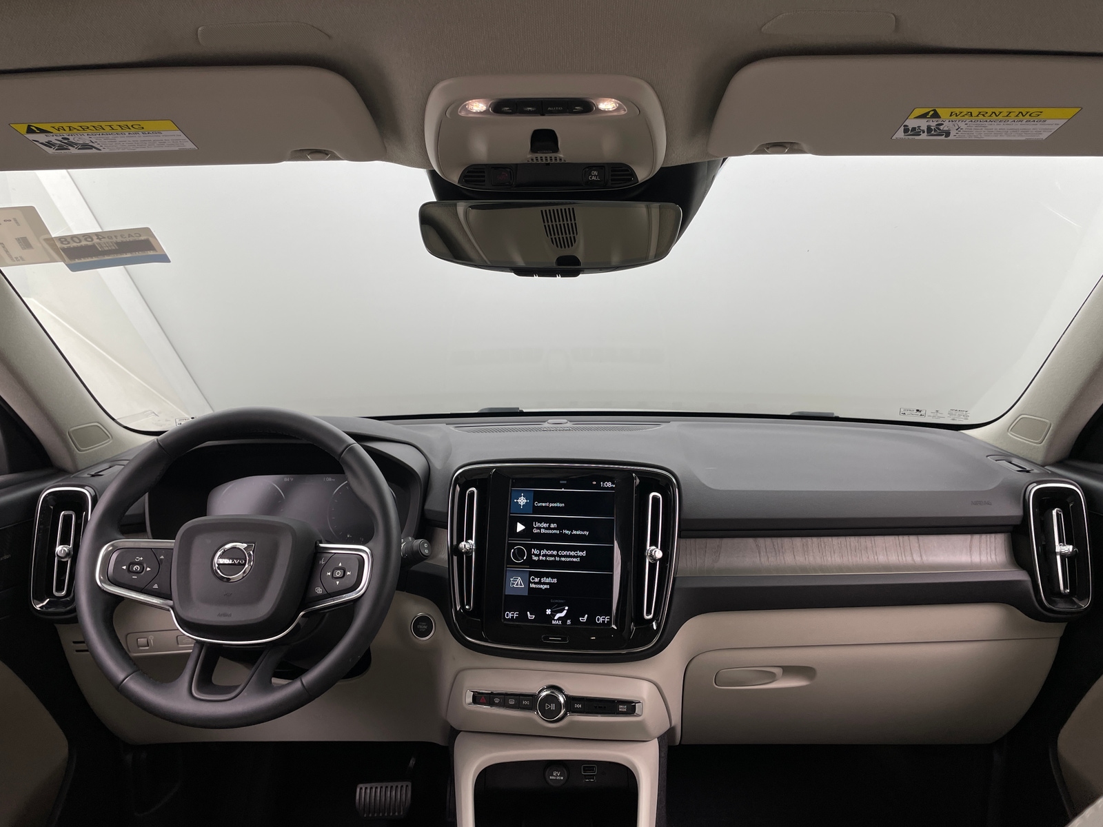 Thumbnail: 2022 Volvo XC40 - 2
