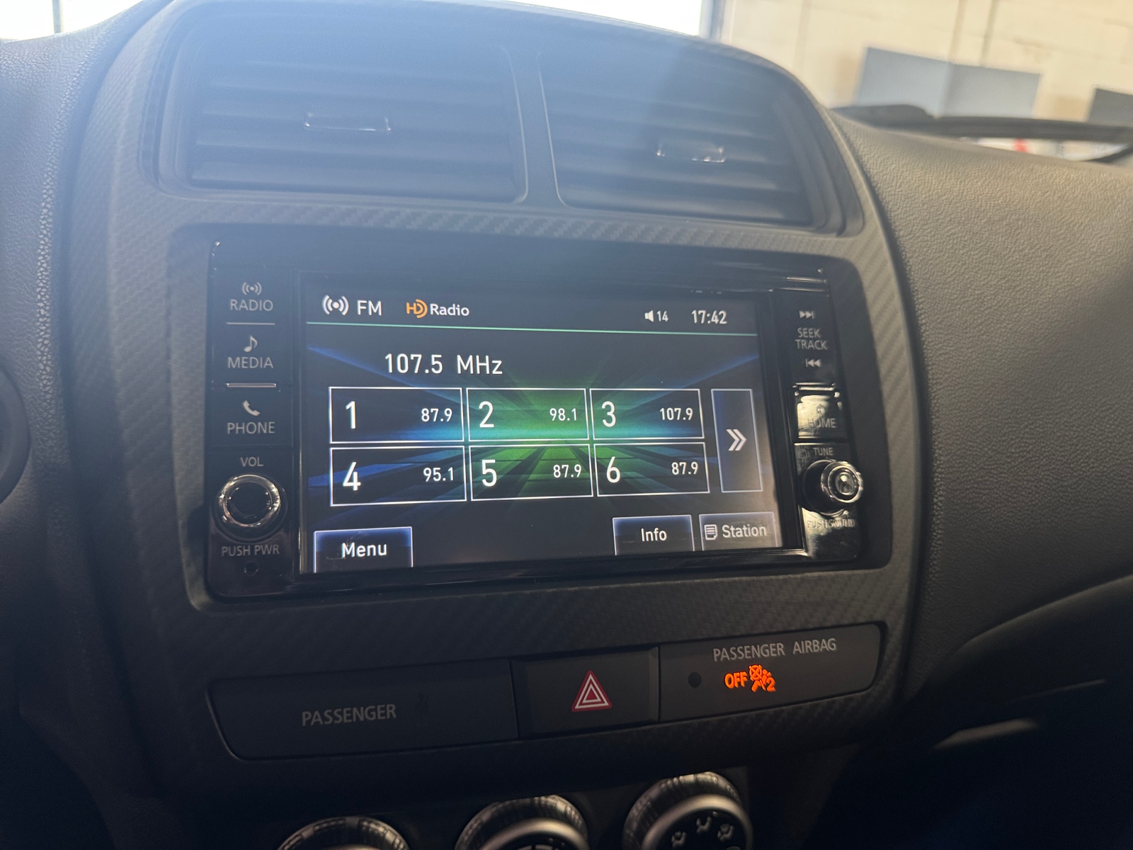 Thumbnail: 2021 Mitsubishi Outlander Sport - 4
