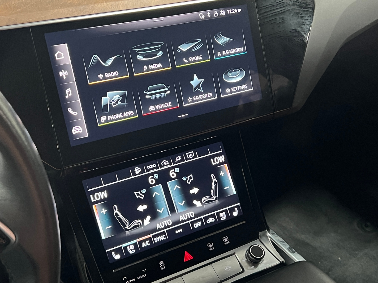 Thumbnail: 2022 Audi e-tron S - 3