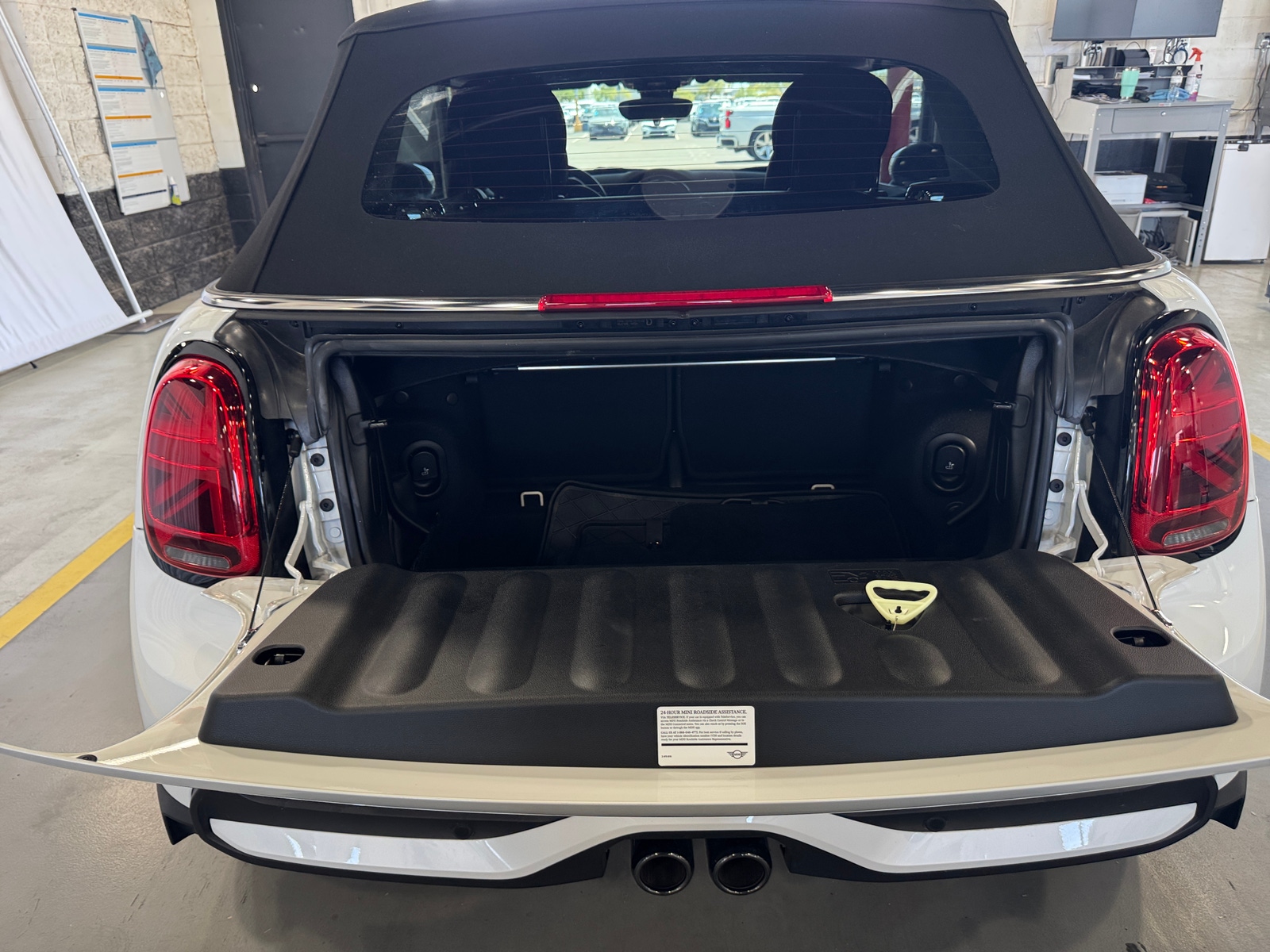 Thumbnail: 2023 MINI Cooper Convertible - 6