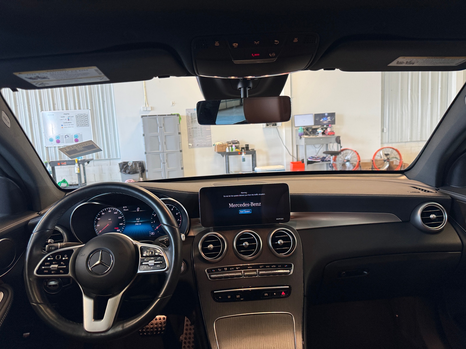 Thumbnail: 2022 Mercedes-Benz GLC - 2