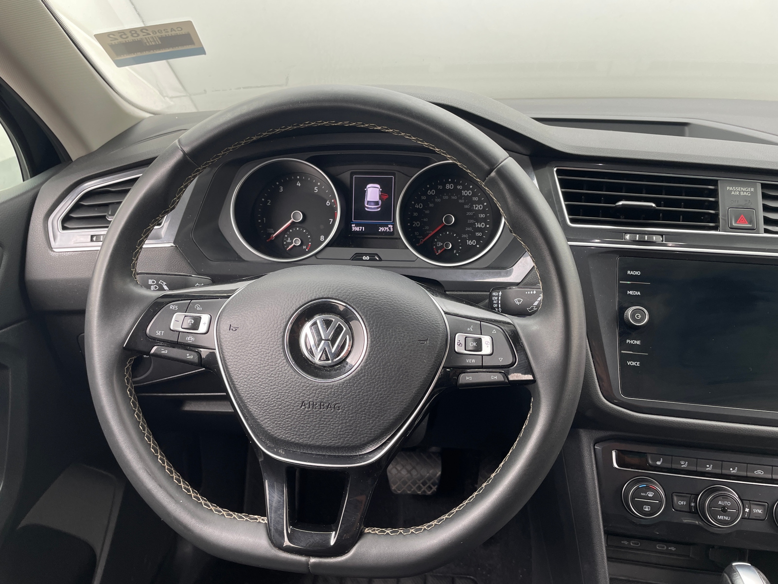 Thumbnail: 2021 Volkswagen Tiguan - 4