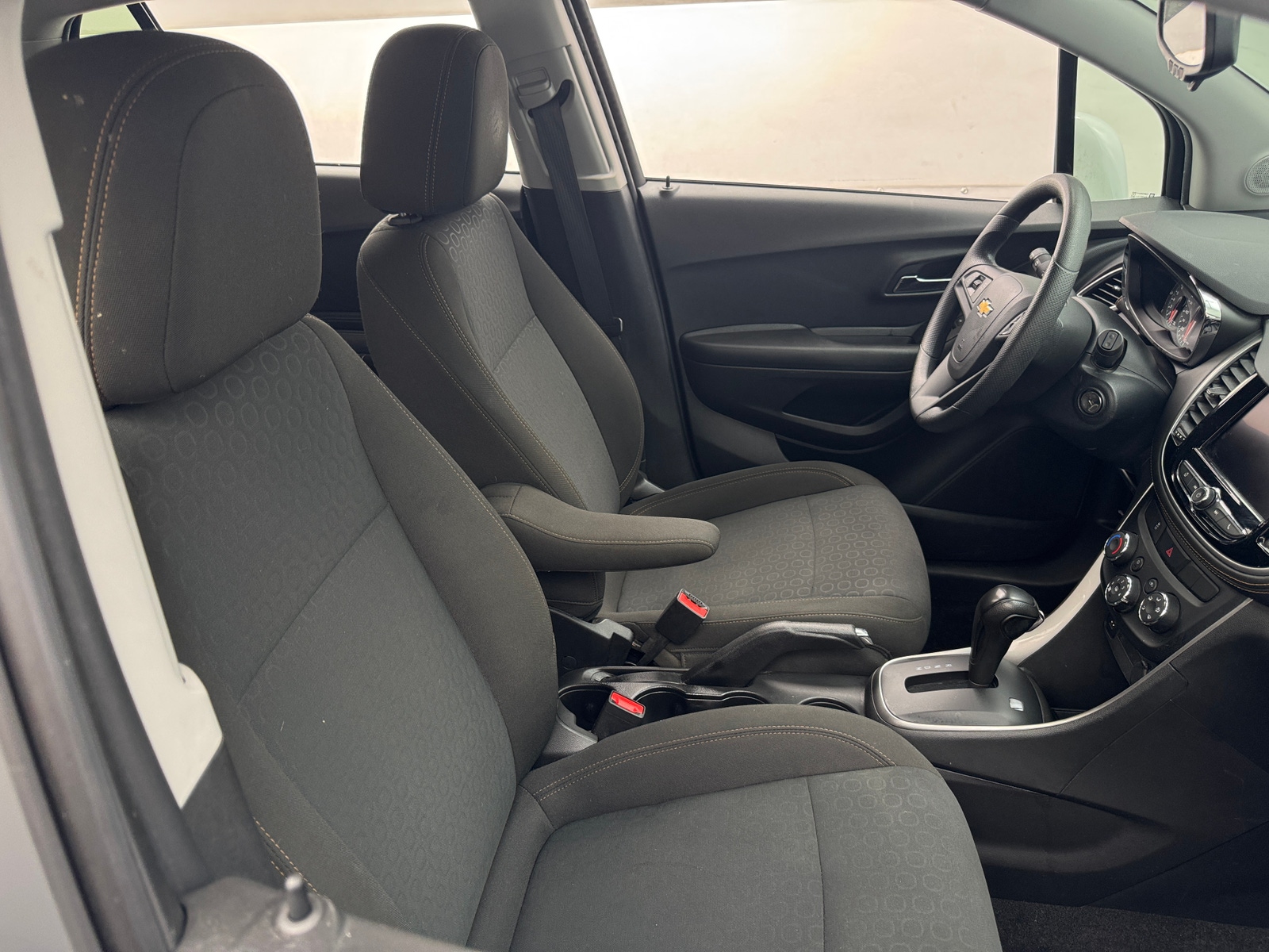 Thumbnail: 2021 Chevrolet Trax - 2