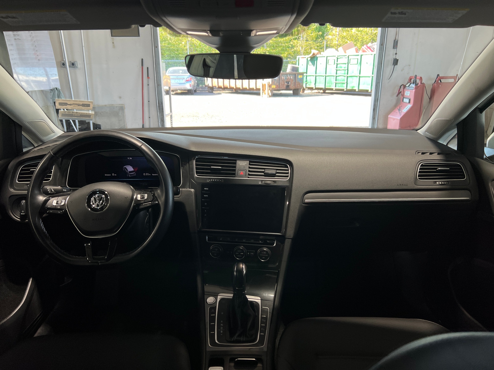 Thumbnail: 2019 Volkswagen e-Golf - 2