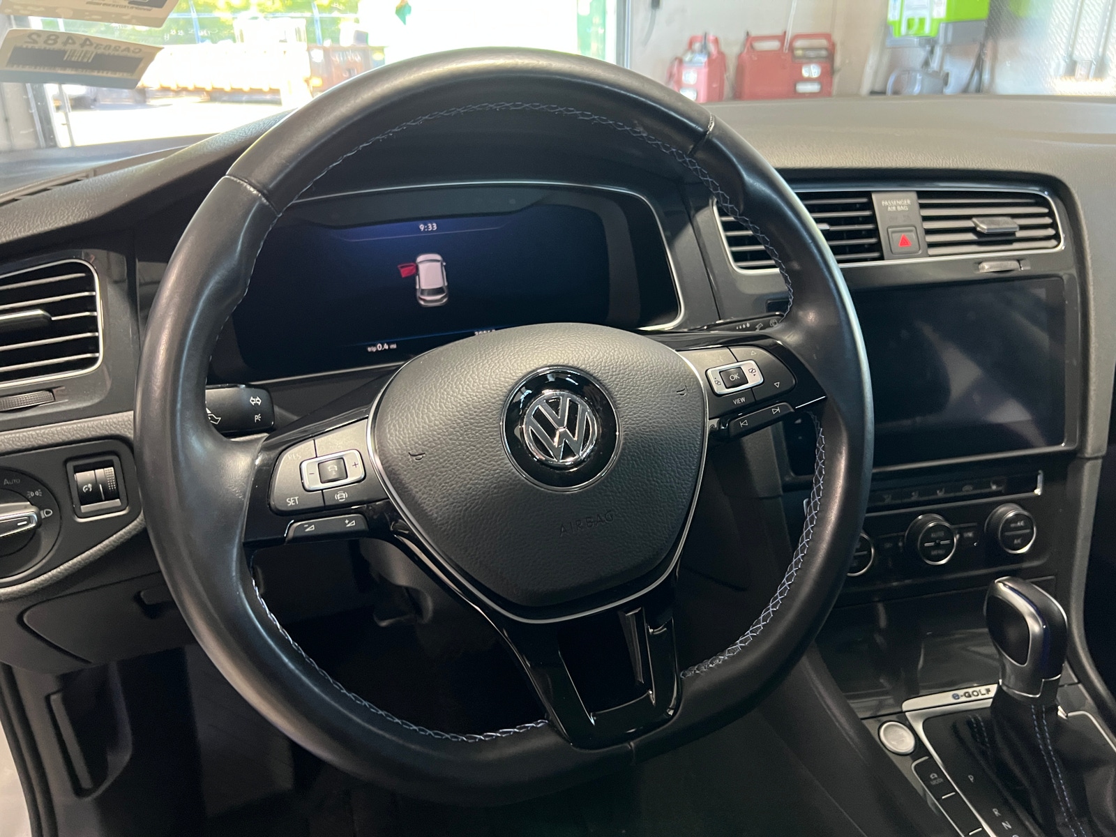 Thumbnail: 2019 Volkswagen e-Golf - 4