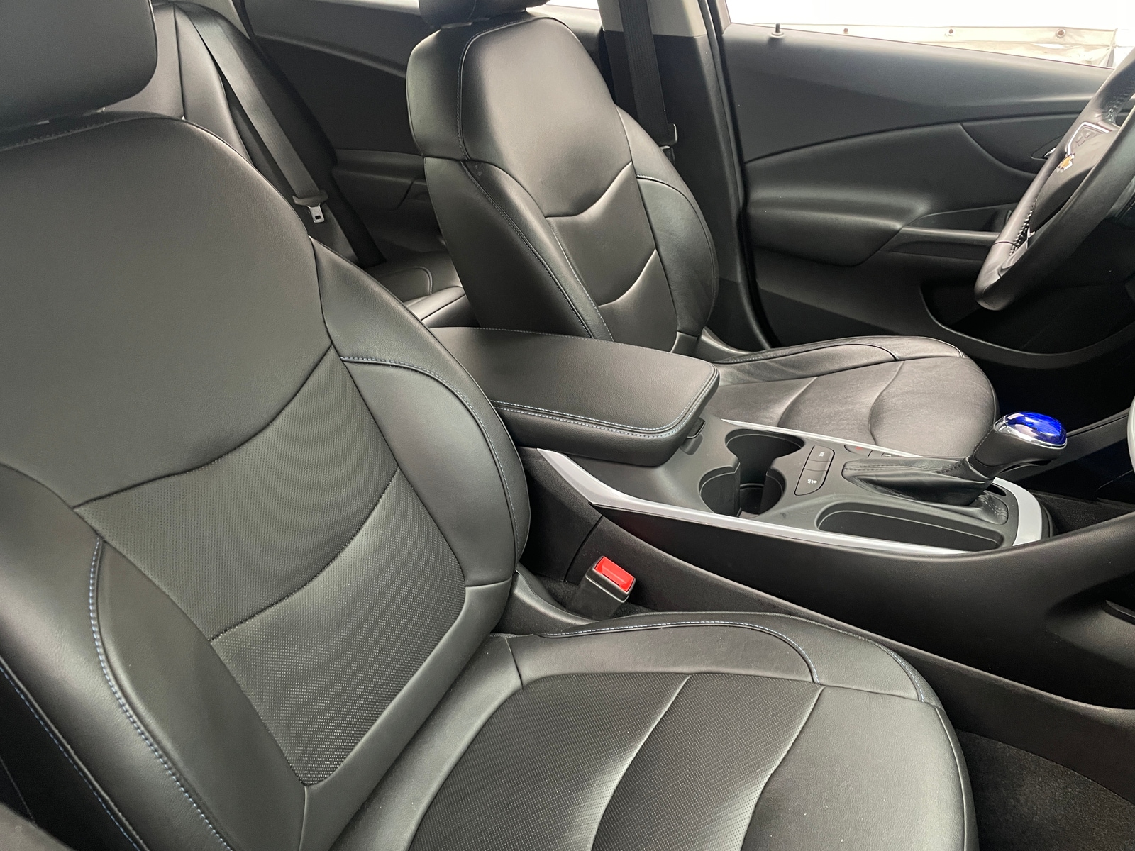 Thumbnail: 2018 Chevrolet Volt - 2