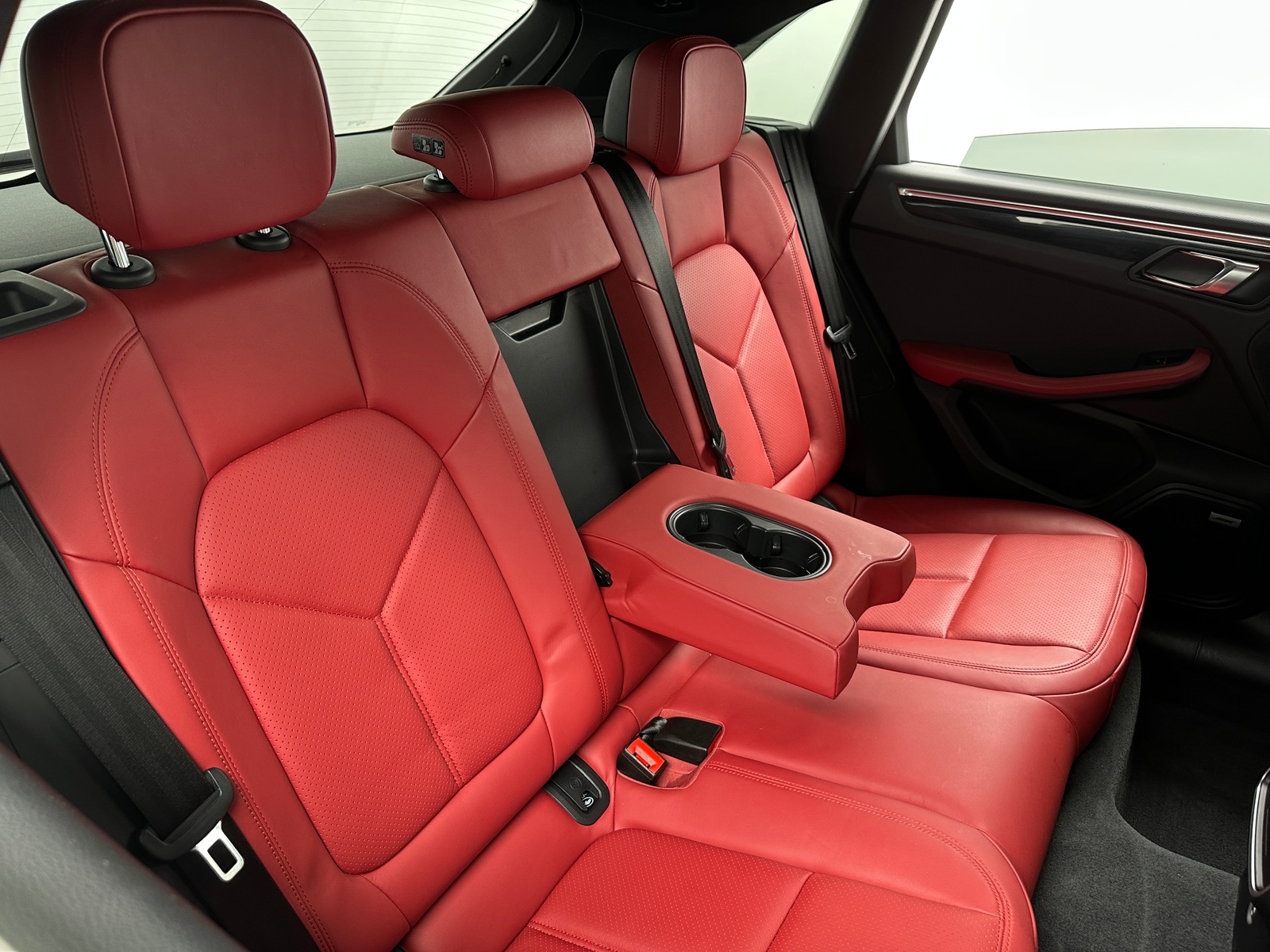 Thumbnail: 2021 Porsche Macan - 5