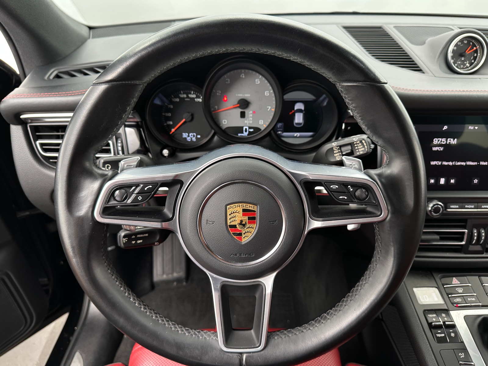 Thumbnail: 2021 Porsche Macan - 4