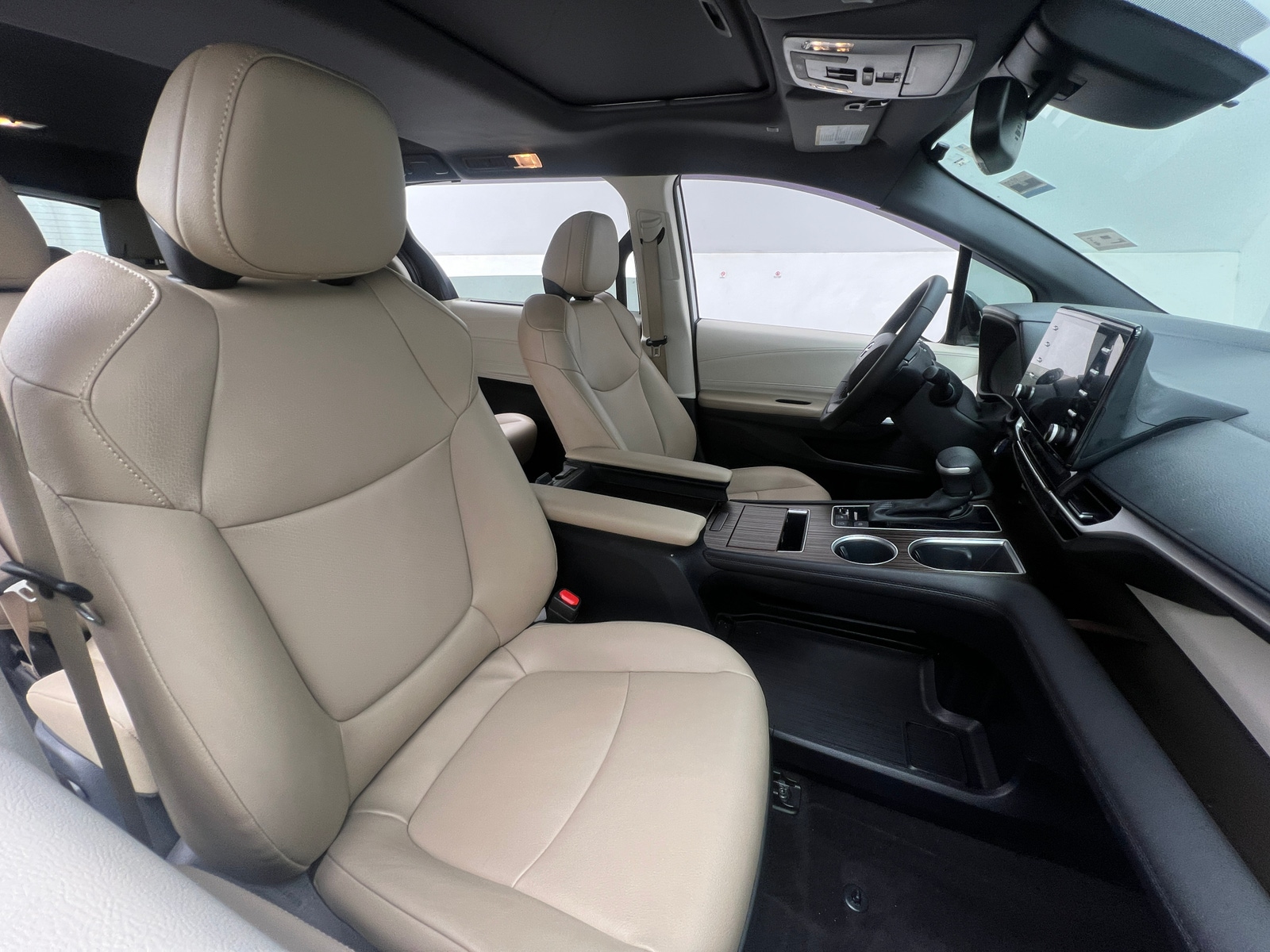Thumbnail: 2022 Toyota Sienna - 2