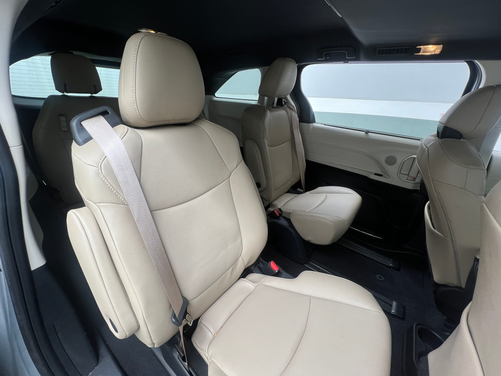 Thumbnail: 2022 Toyota Sienna - 6