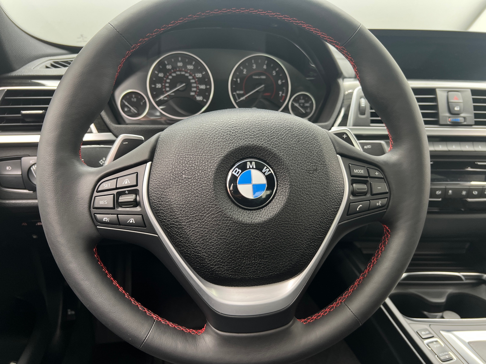 Thumbnail: 2018 BMW 3 Series - 4