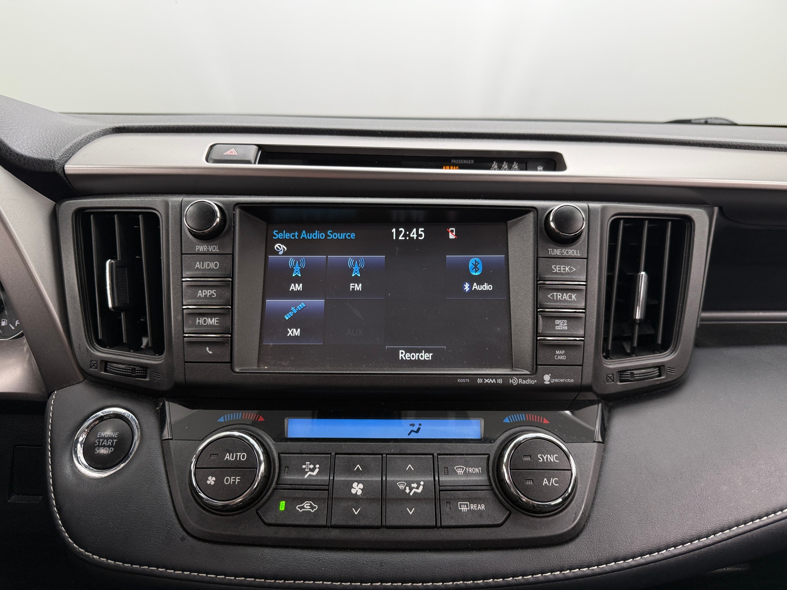Thumbnail: 2018 Toyota RAV4 - 3