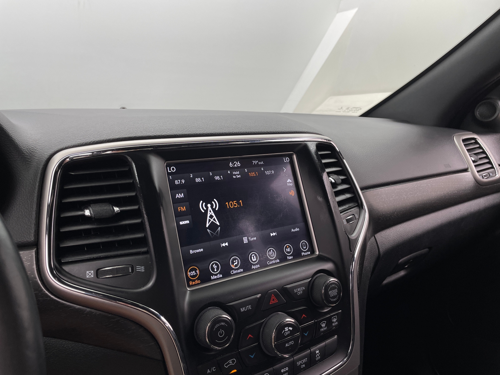 Thumbnail: 2018 Jeep Grand Cherokee - 3