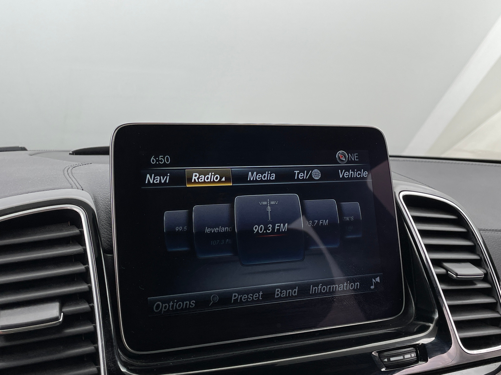 Thumbnail: 2019 Mercedes-Benz GLS - 3