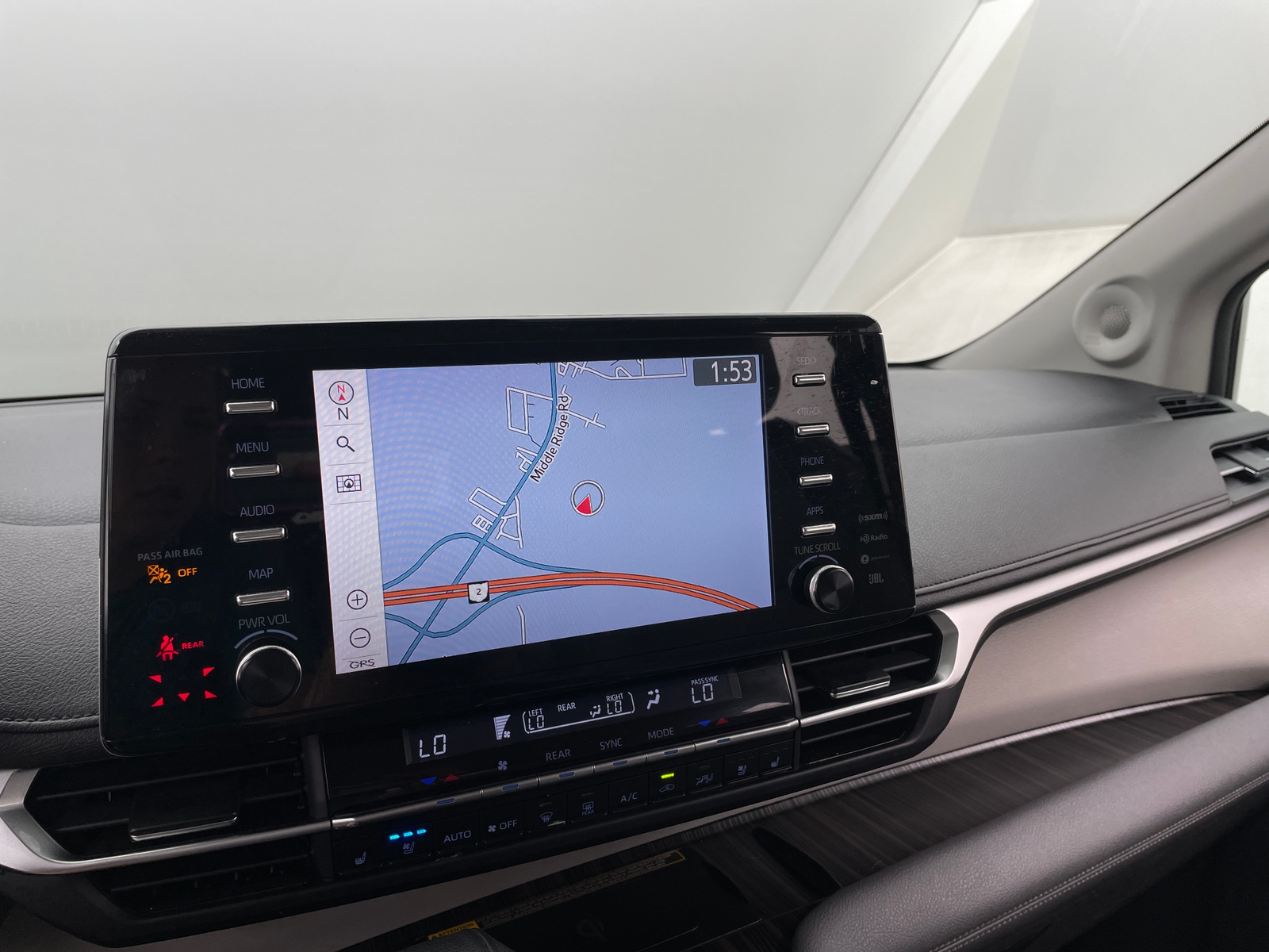 Thumbnail: 2022 Toyota Sienna - 3