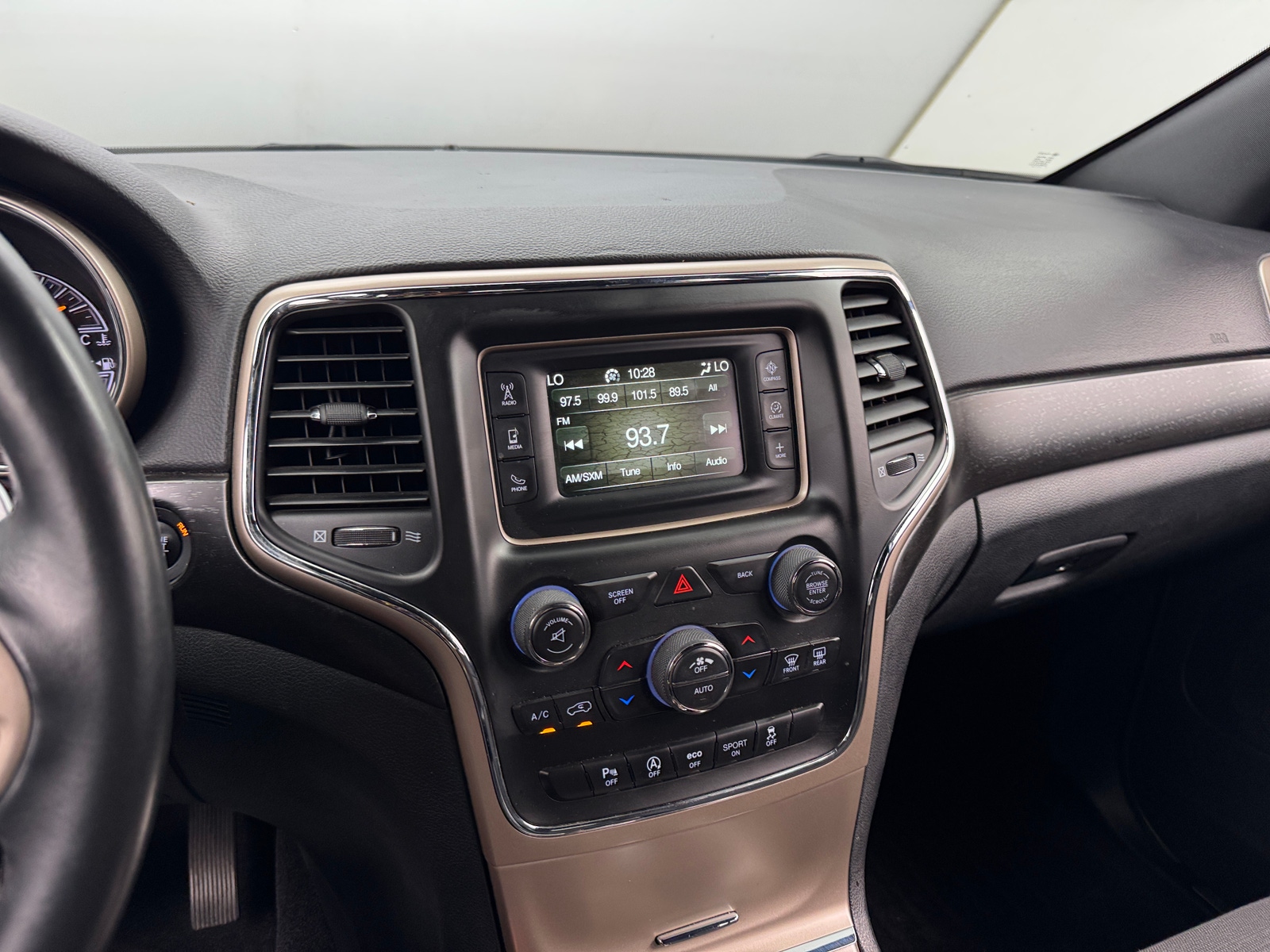 Thumbnail: 2017 Jeep Grand Cherokee - 4