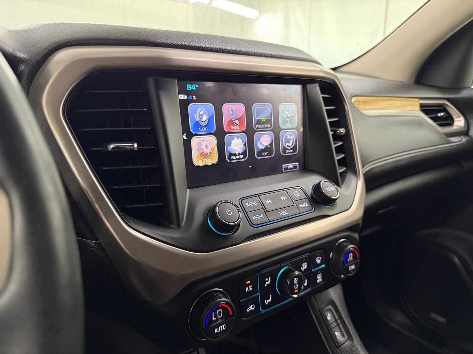 Thumbnail: 2018 GMC Acadia - 3