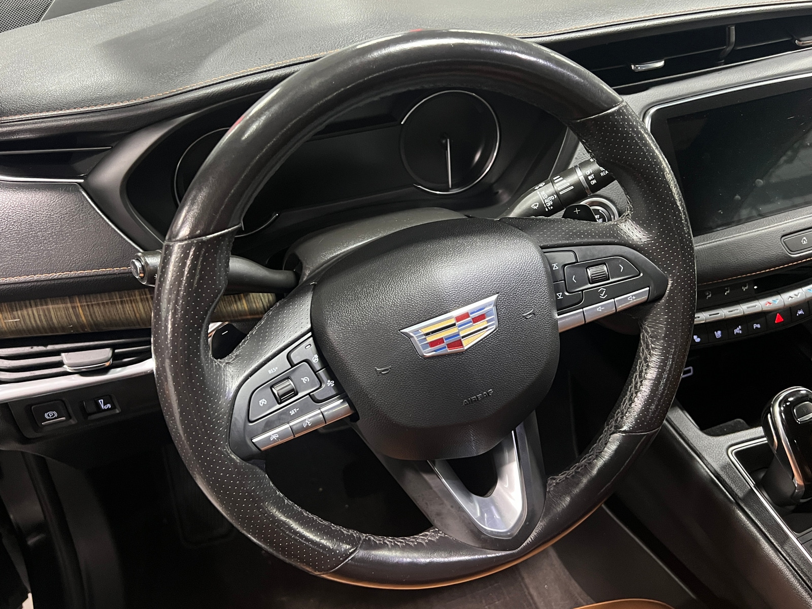 Thumbnail: 2021 Cadillac XT4 - 4