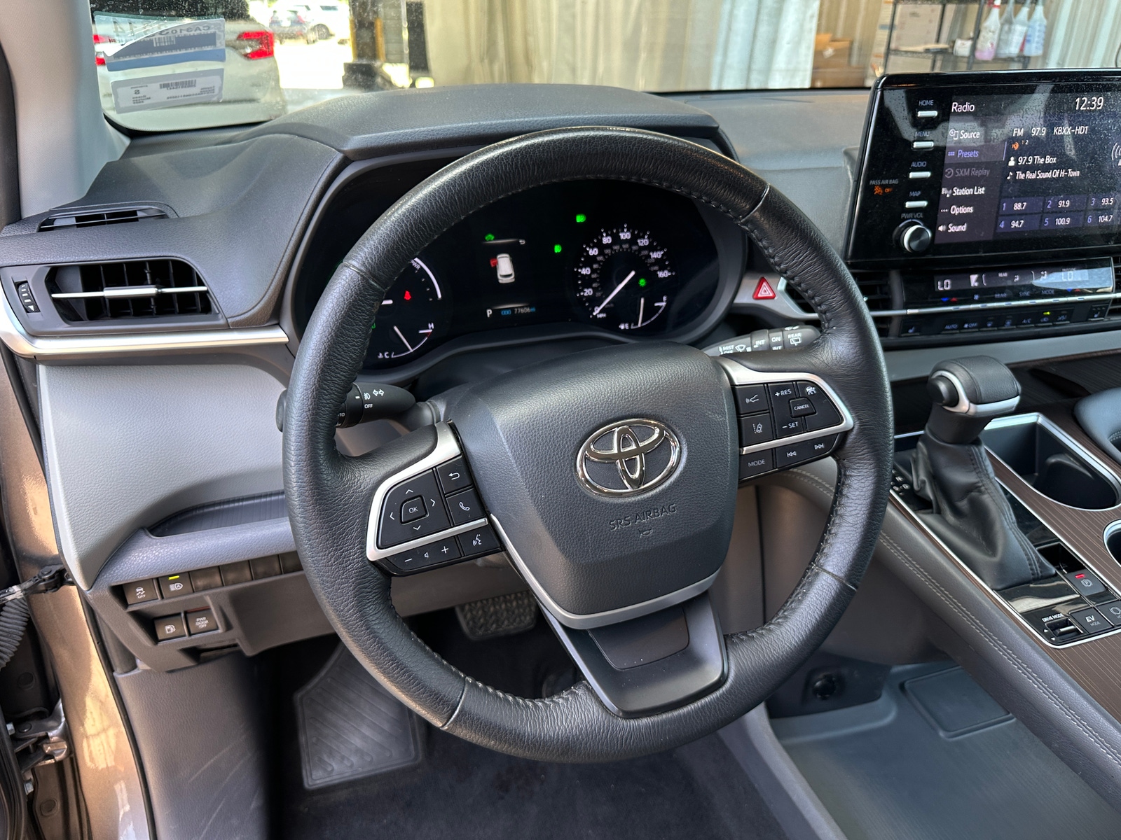 Thumbnail: 2022 Toyota Sienna - 4