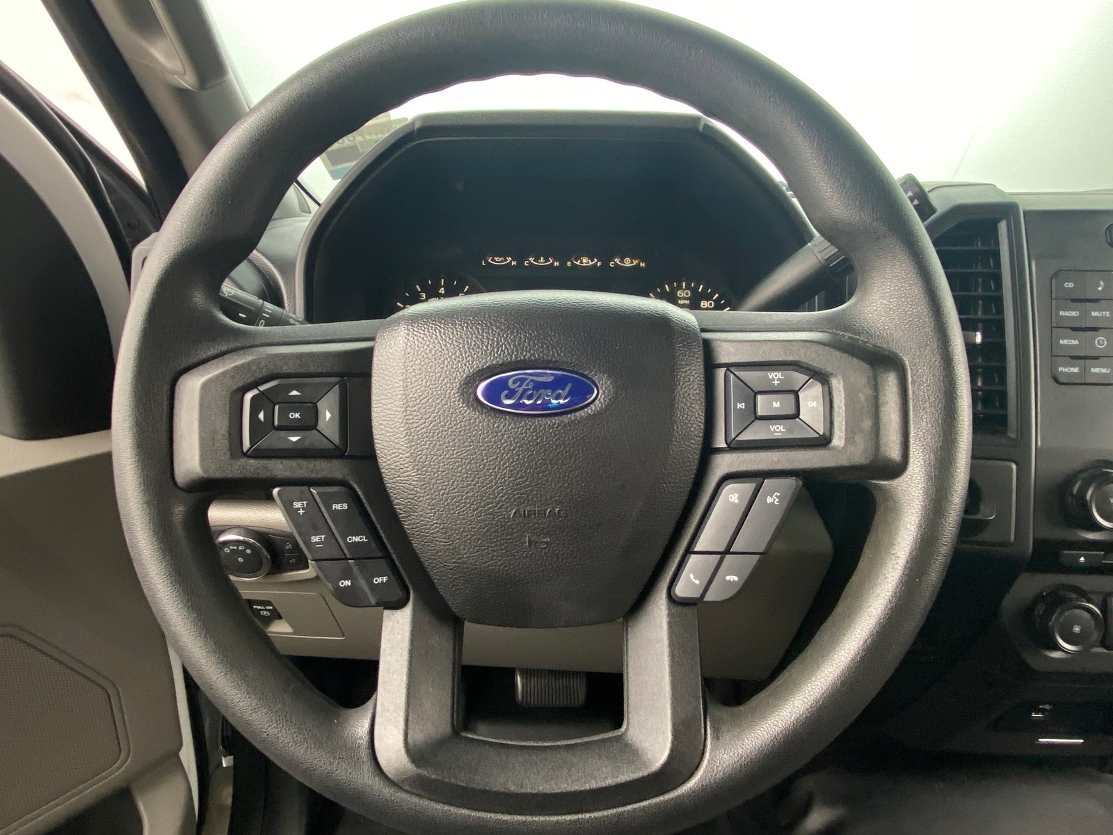 Thumbnail: 2016 Ford Econoline - 5