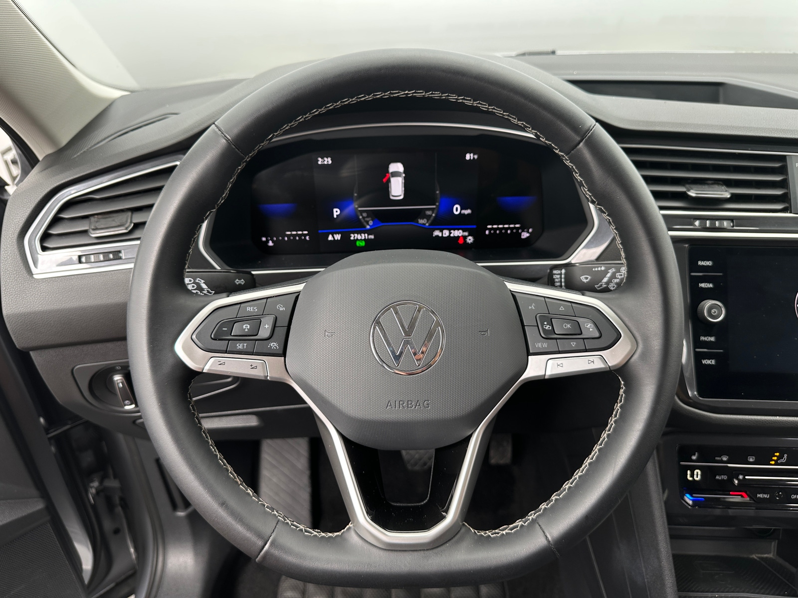 Thumbnail: 2024 Volkswagen Tiguan - 4