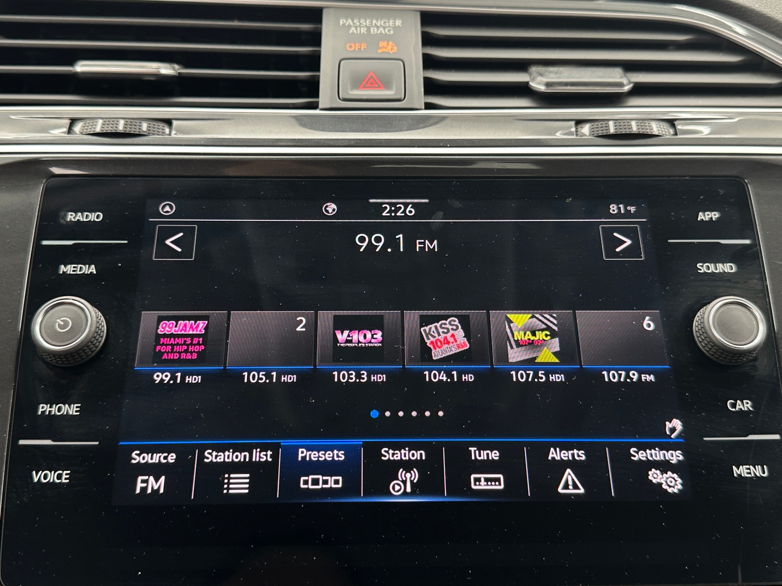 Thumbnail: 2024 Volkswagen Tiguan - 3