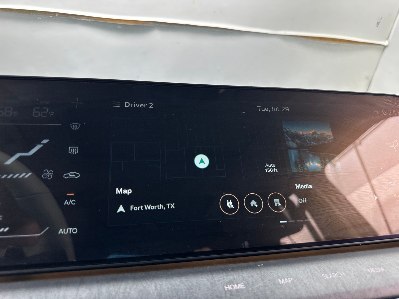 Thumbnail: 2024 Kia EV9 - 3