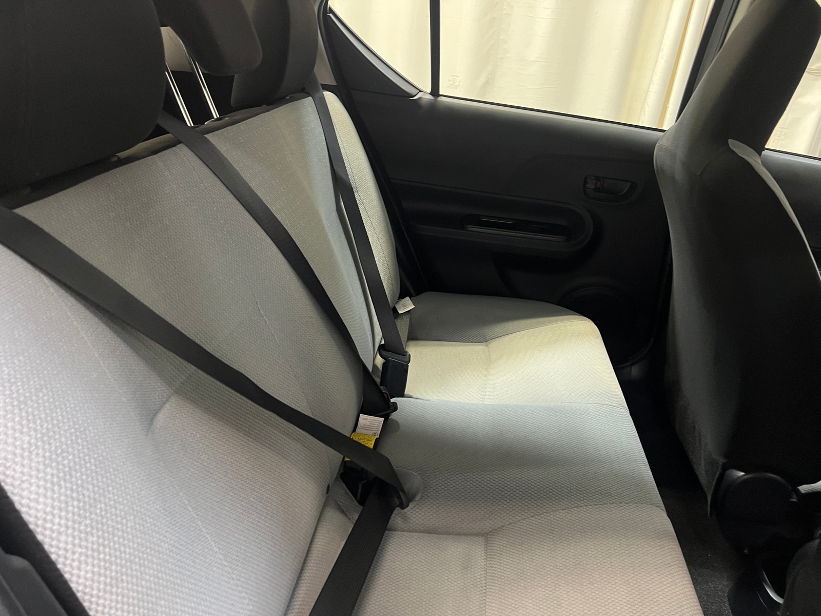 Thumbnail: 2015 Toyota Prius c - 6