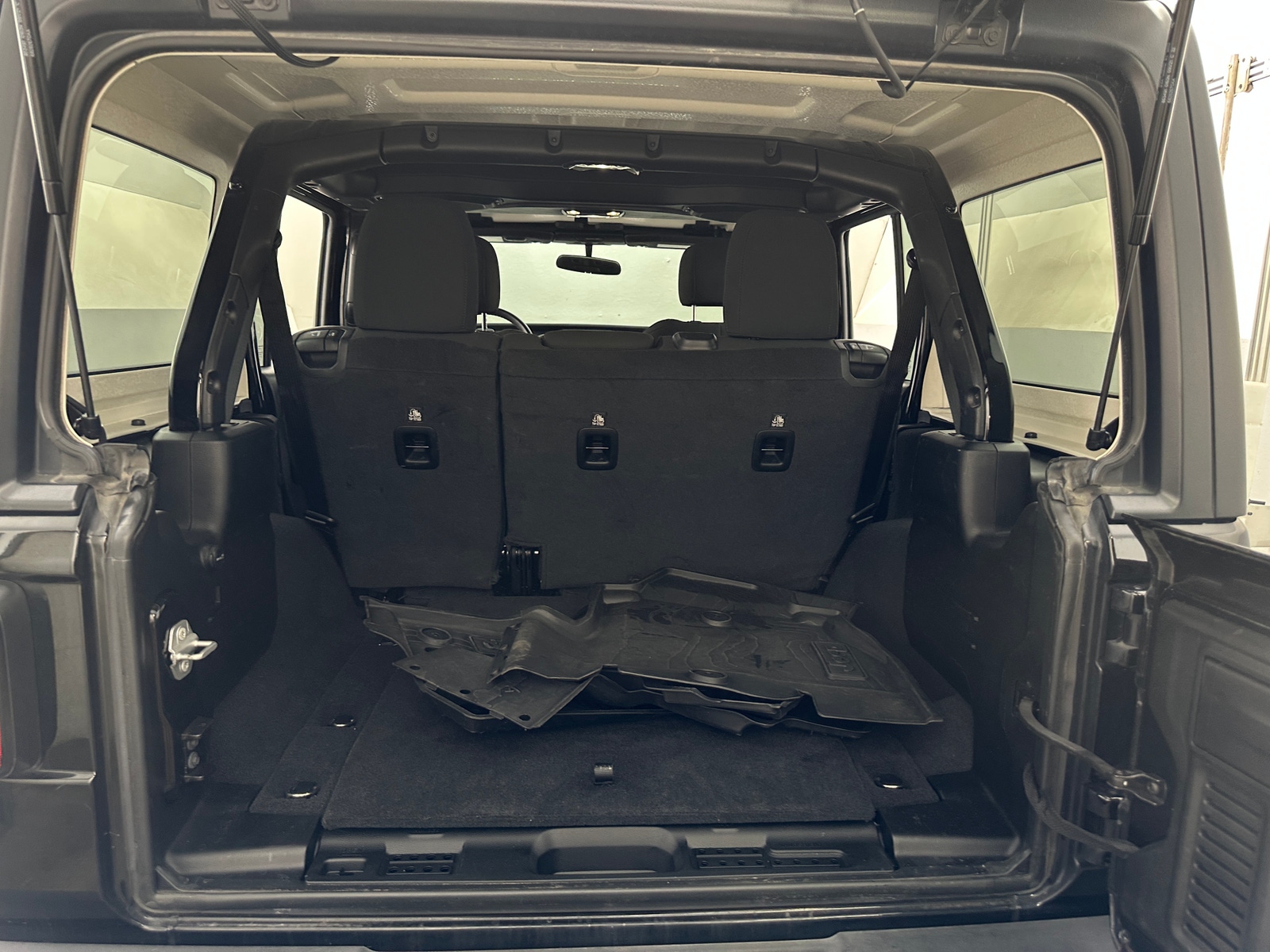 Thumbnail: 2021 Jeep Wrangler - 7