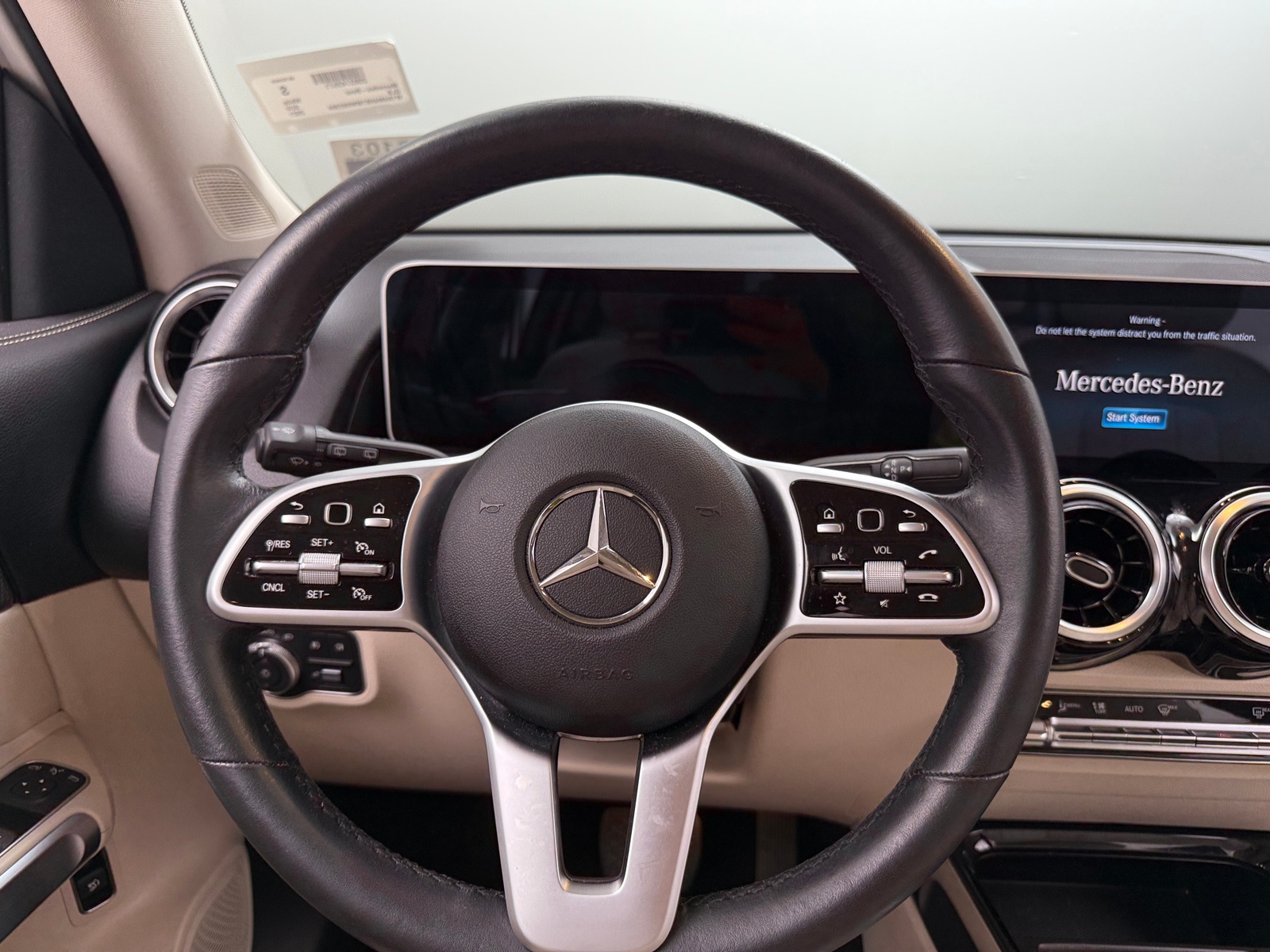 Thumbnail: 2021 Mercedes-Benz GLB - 4