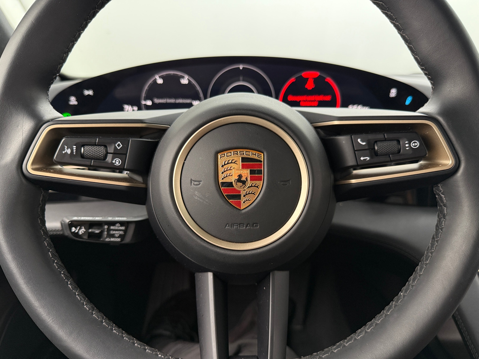 Thumbnail: 2022 Porsche Taycan - 4