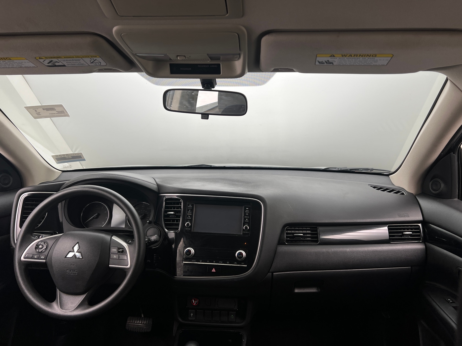 Thumbnail: 2020 Mitsubishi Outlander - 3