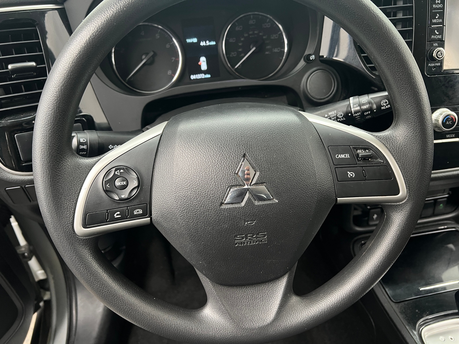 Thumbnail: 2020 Mitsubishi Outlander - 5
