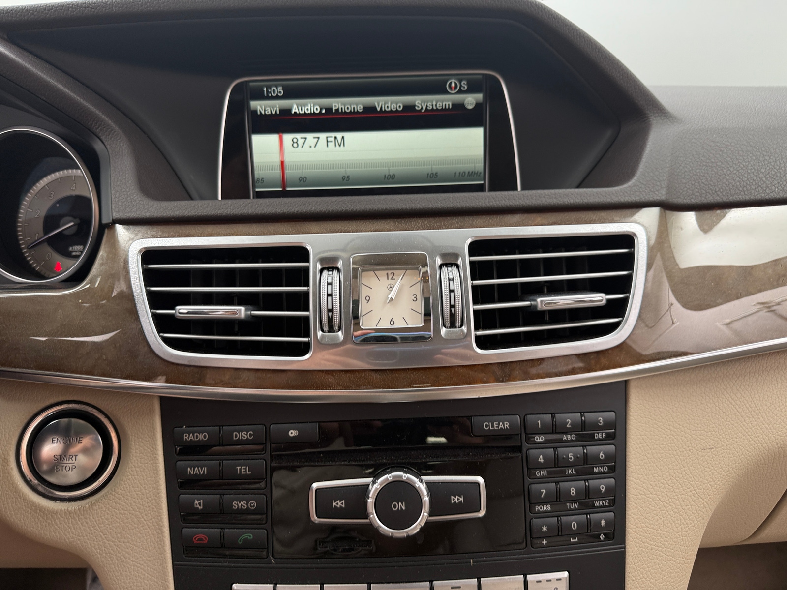 Thumbnail: 2014 Mercedes-Benz E-Class - 3