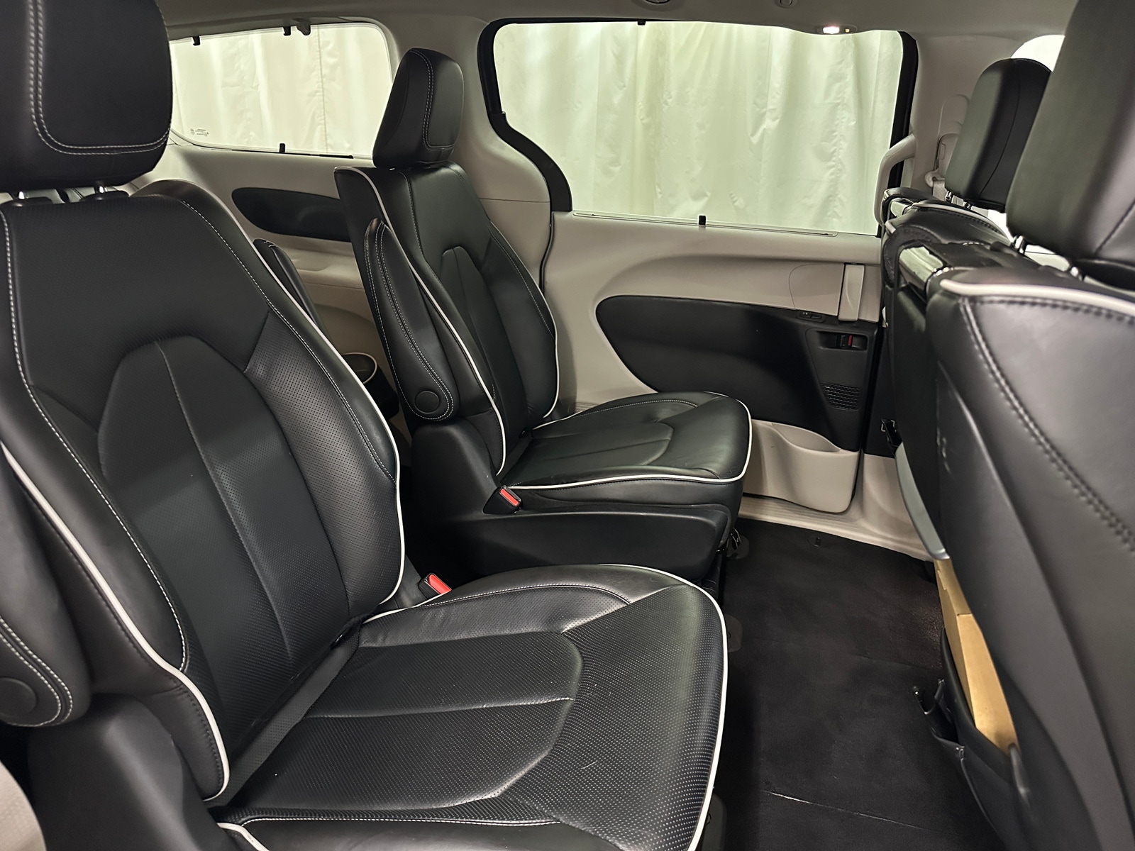 Thumbnail: 2022 Chrysler Pacifica - 5