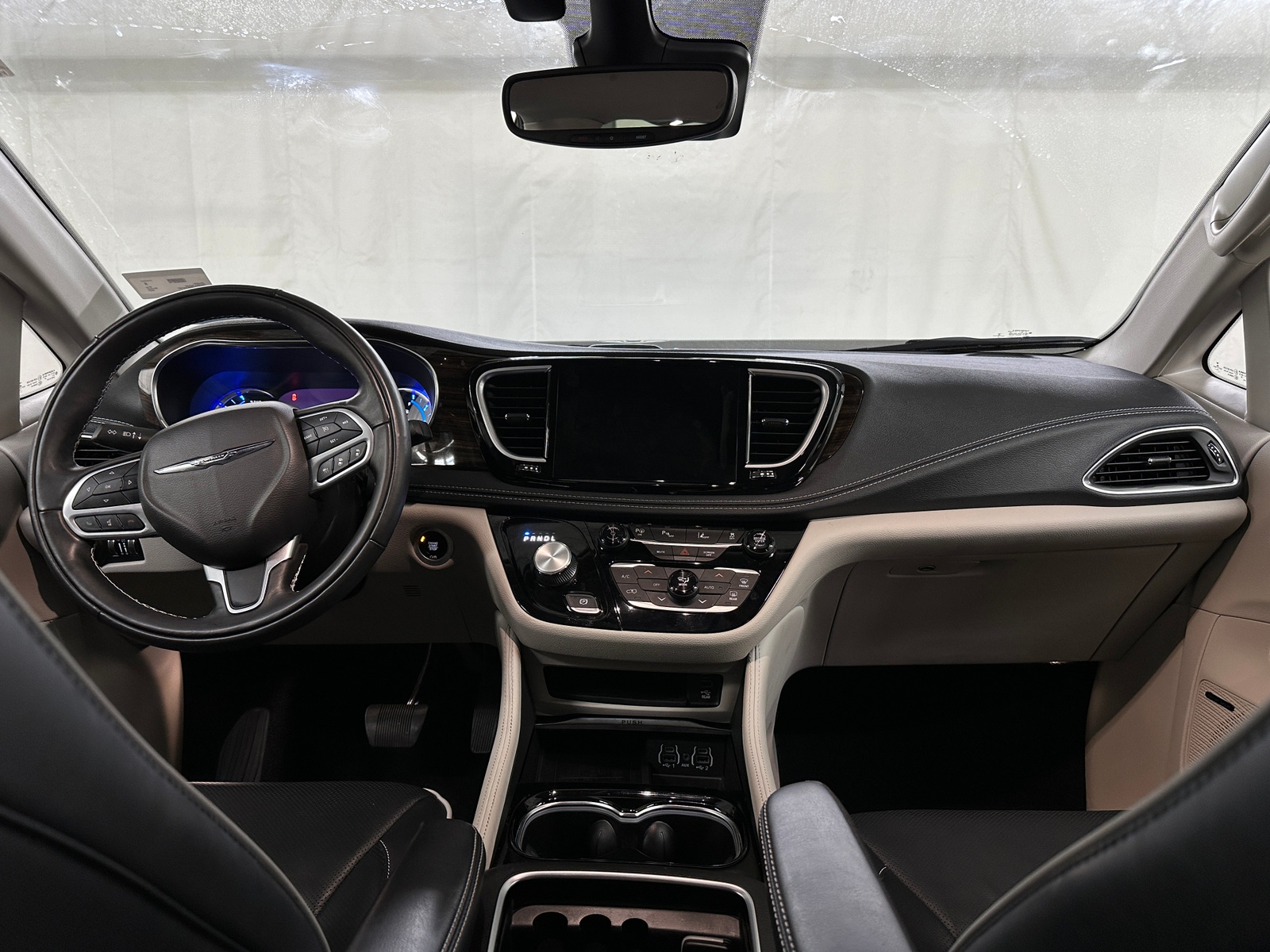 Thumbnail: 2022 Chrysler Pacifica - 2