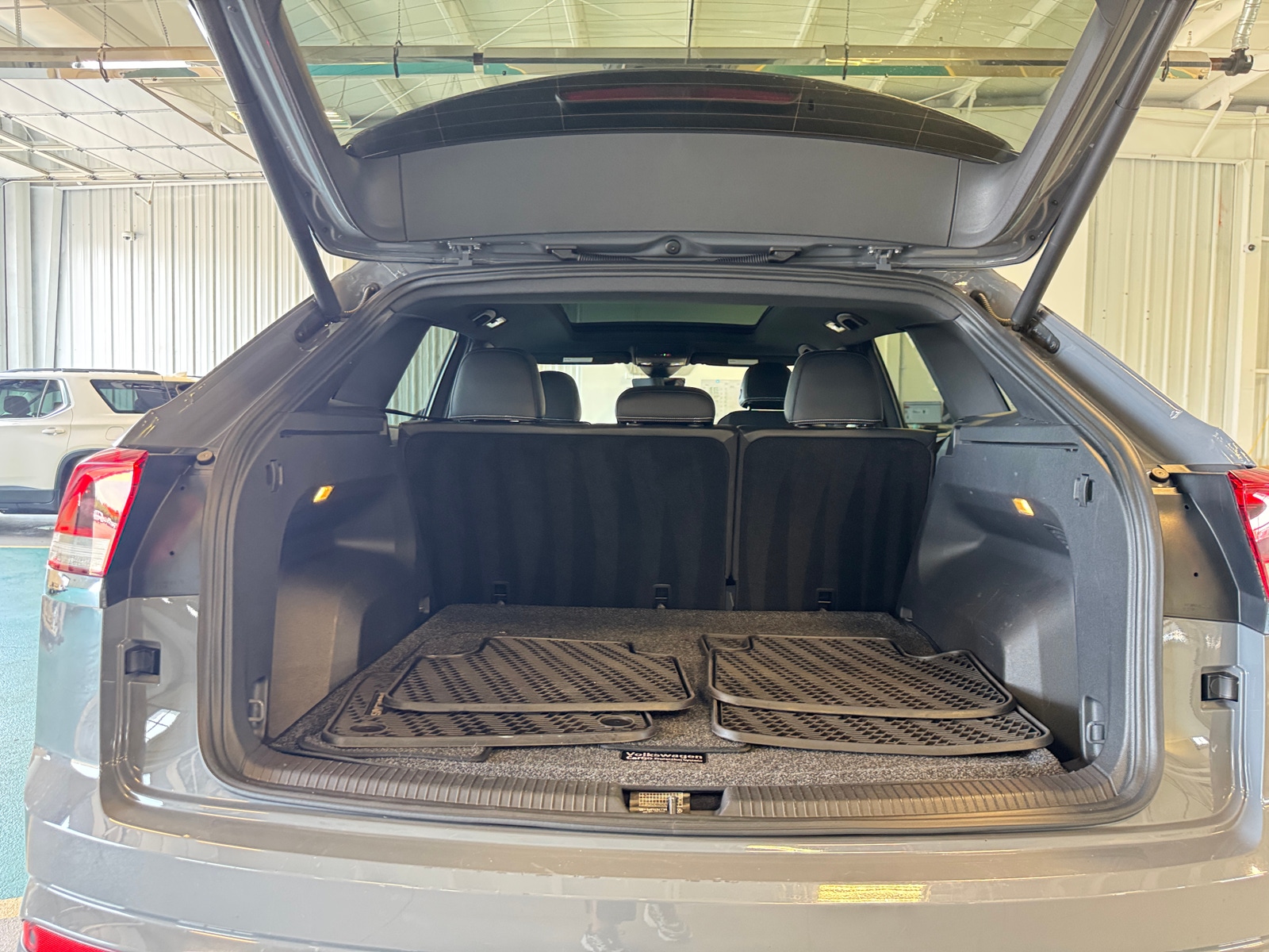 Thumbnail: 2021 Volkswagen Atlas - 6