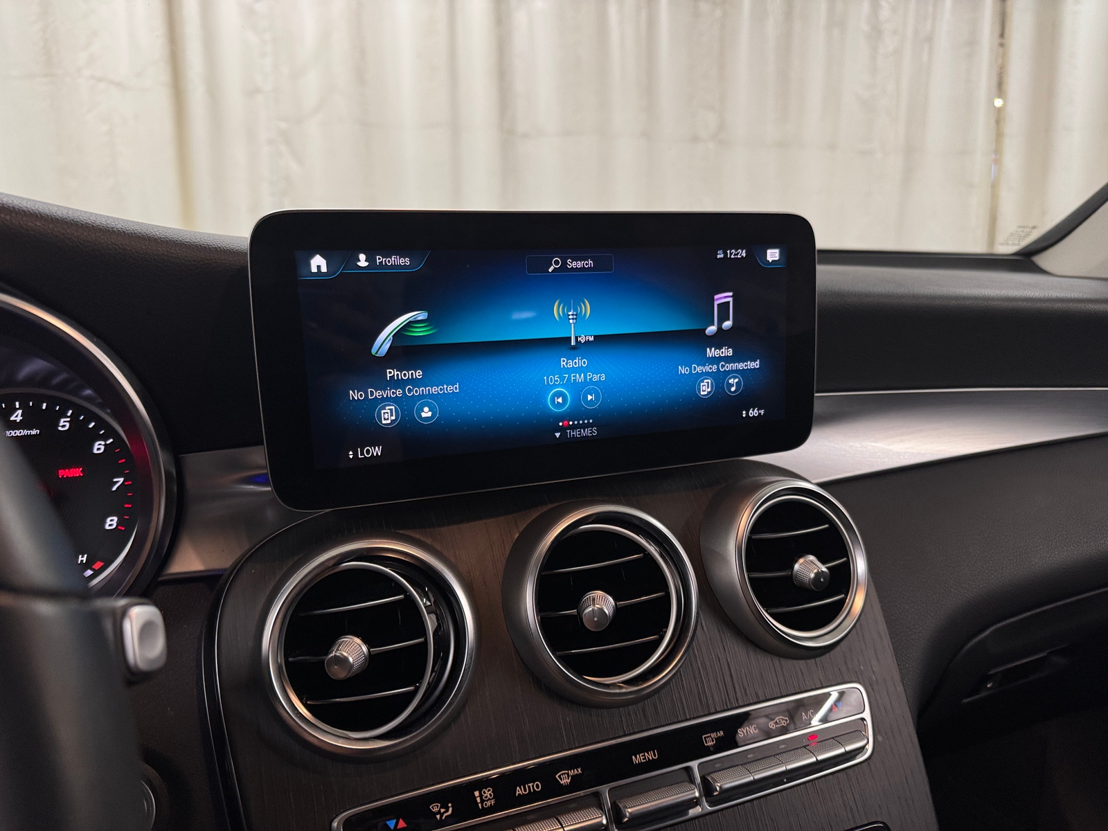 Thumbnail: 2022 Mercedes-Benz GLC - 3