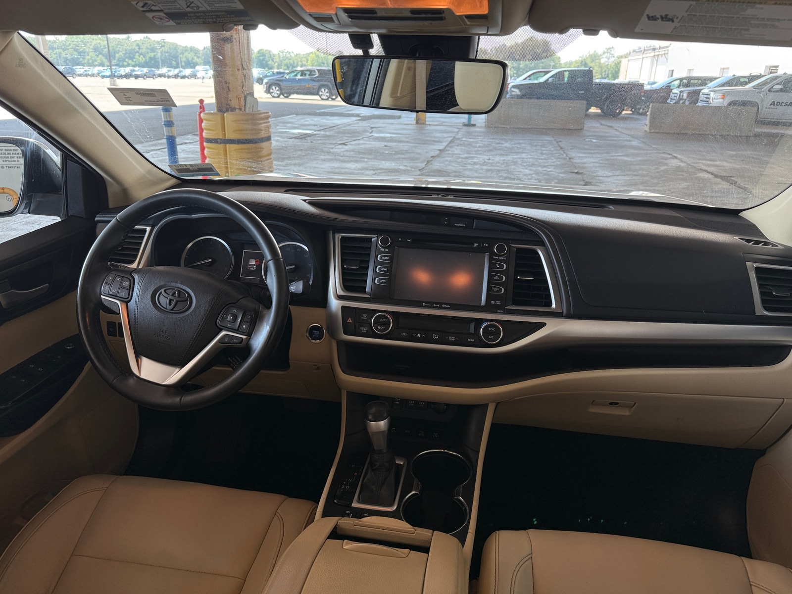 Thumbnail: 2018 Toyota Highlander - 2