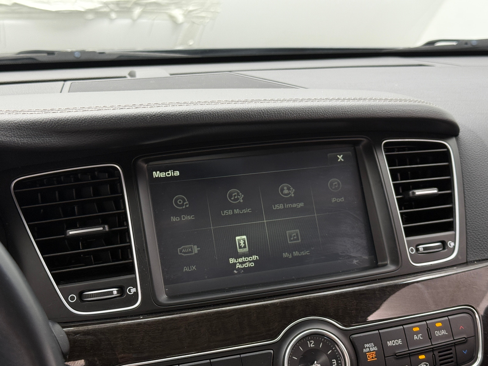 Thumbnail: 2016 Kia Cadenza - 3