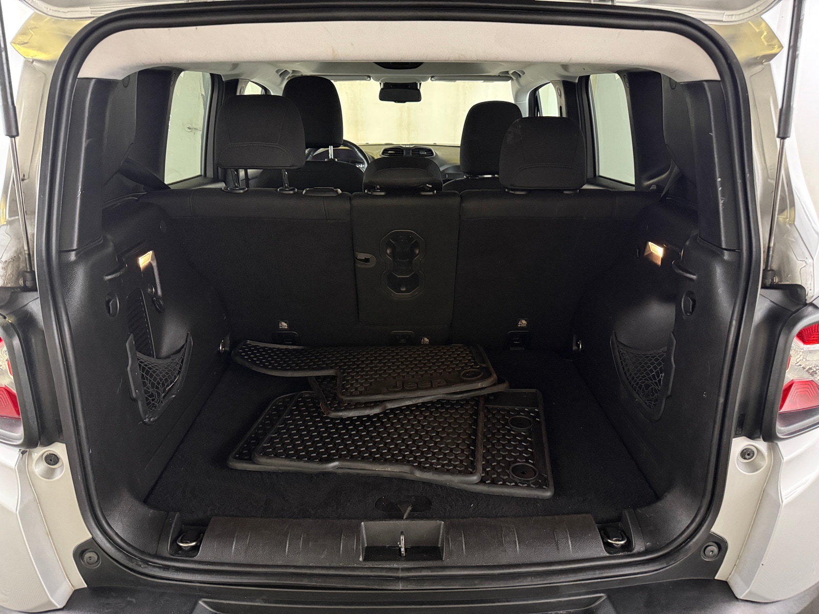 Thumbnail: 2016 Jeep Renegade - 7