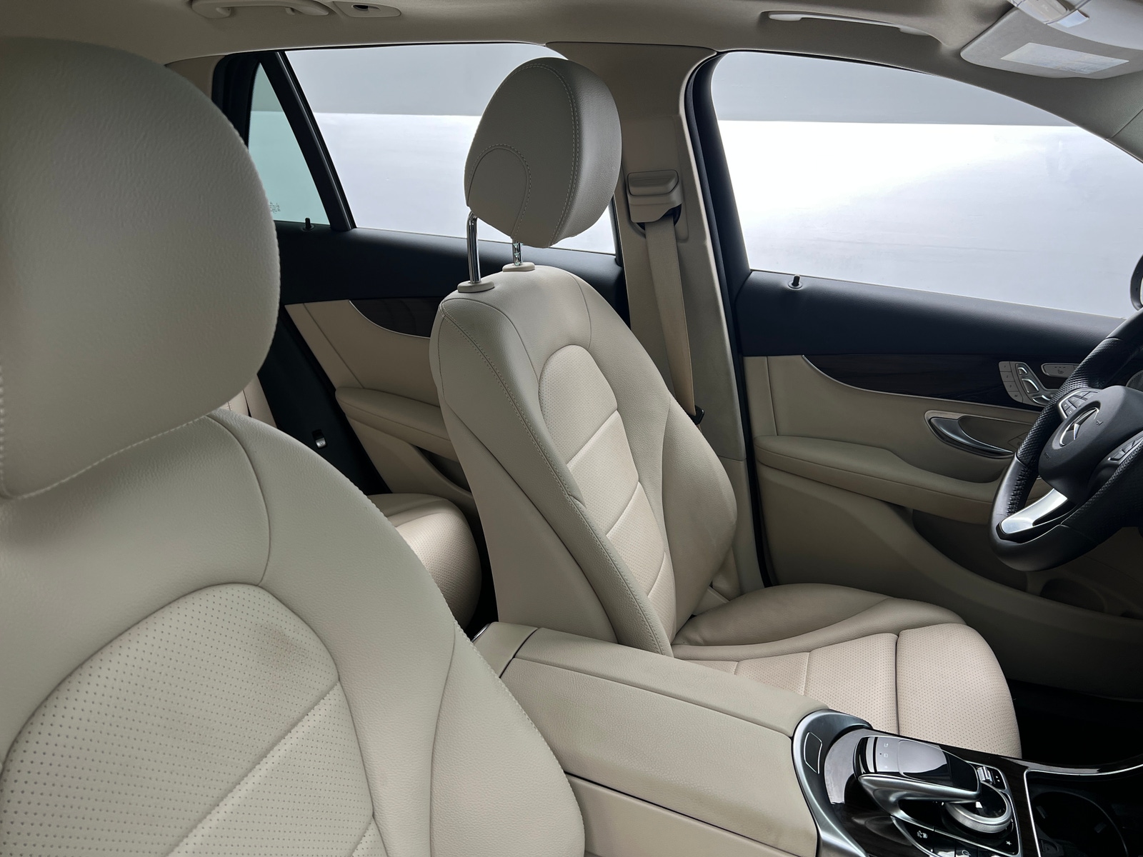 Thumbnail: 2016 Mercedes-Benz GLC - 2