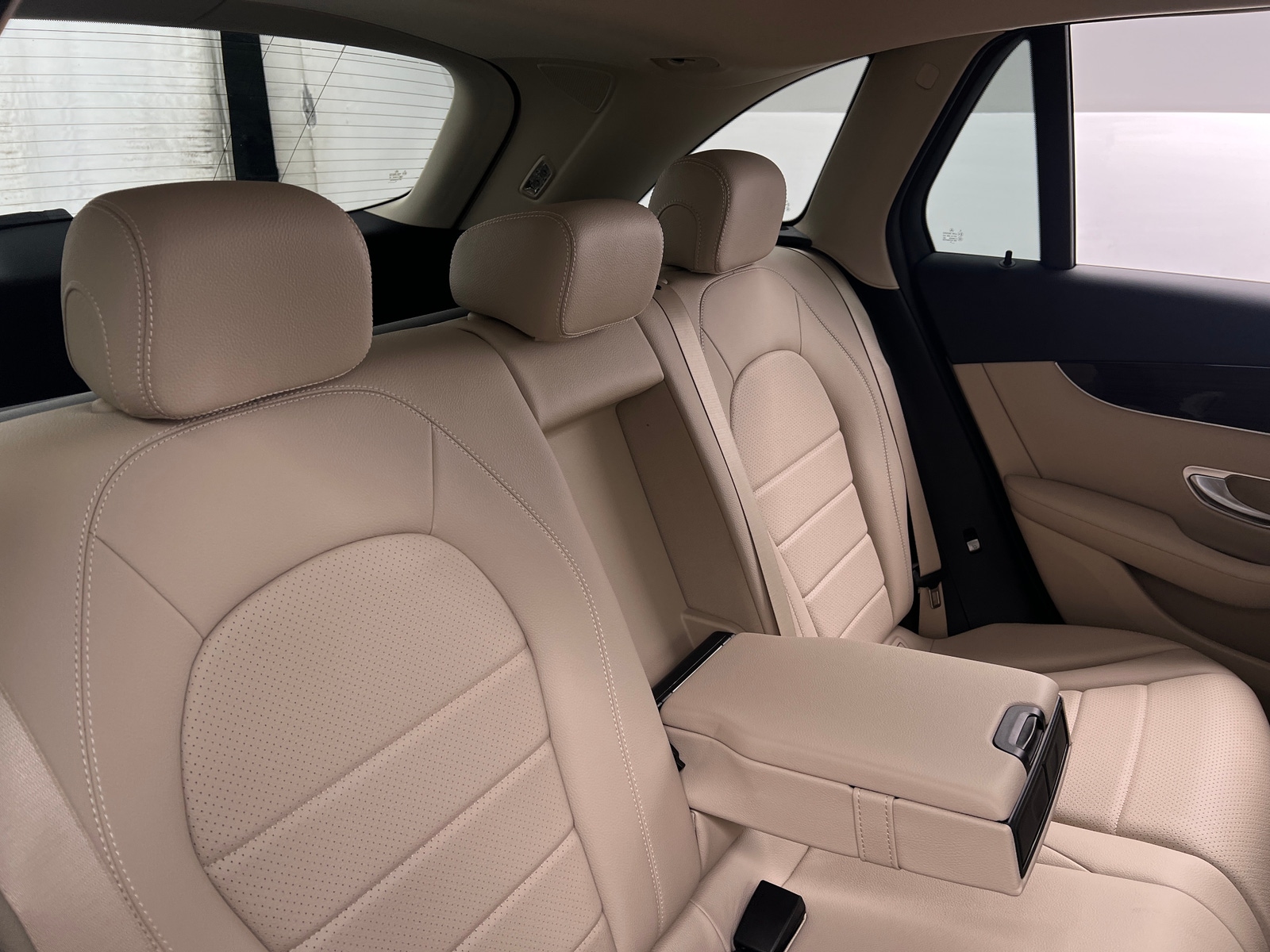 Thumbnail: 2016 Mercedes-Benz GLC - 6