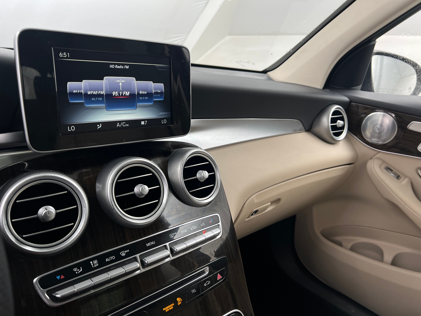 Thumbnail: 2016 Mercedes-Benz GLC - 4