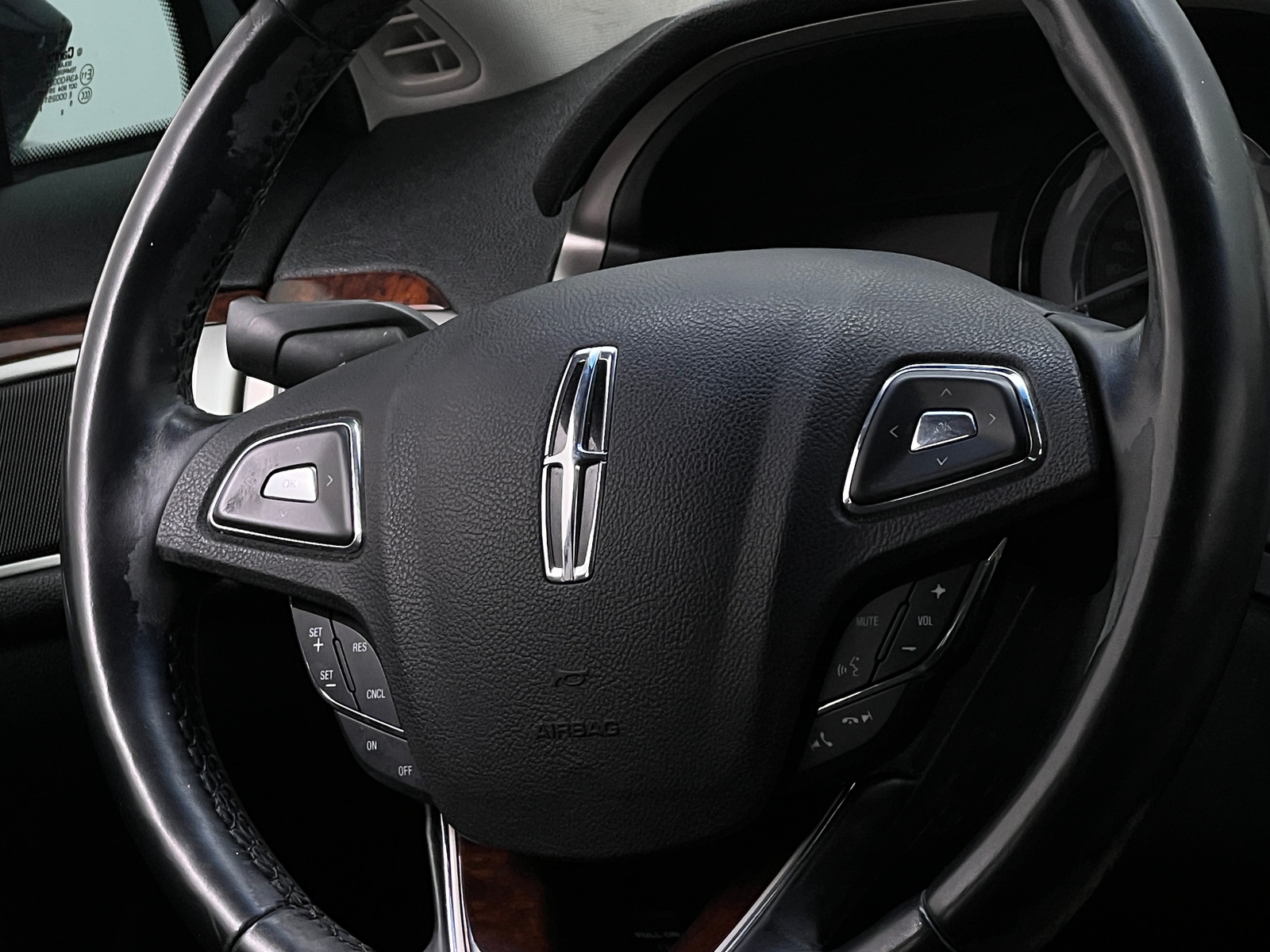 Thumbnail: 2016 Lincoln MKZ - 4