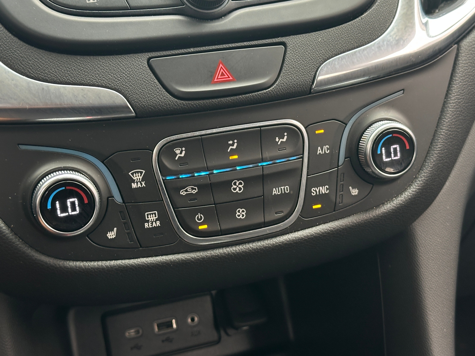 Thumbnail: 2019 Chevrolet Equinox - 4