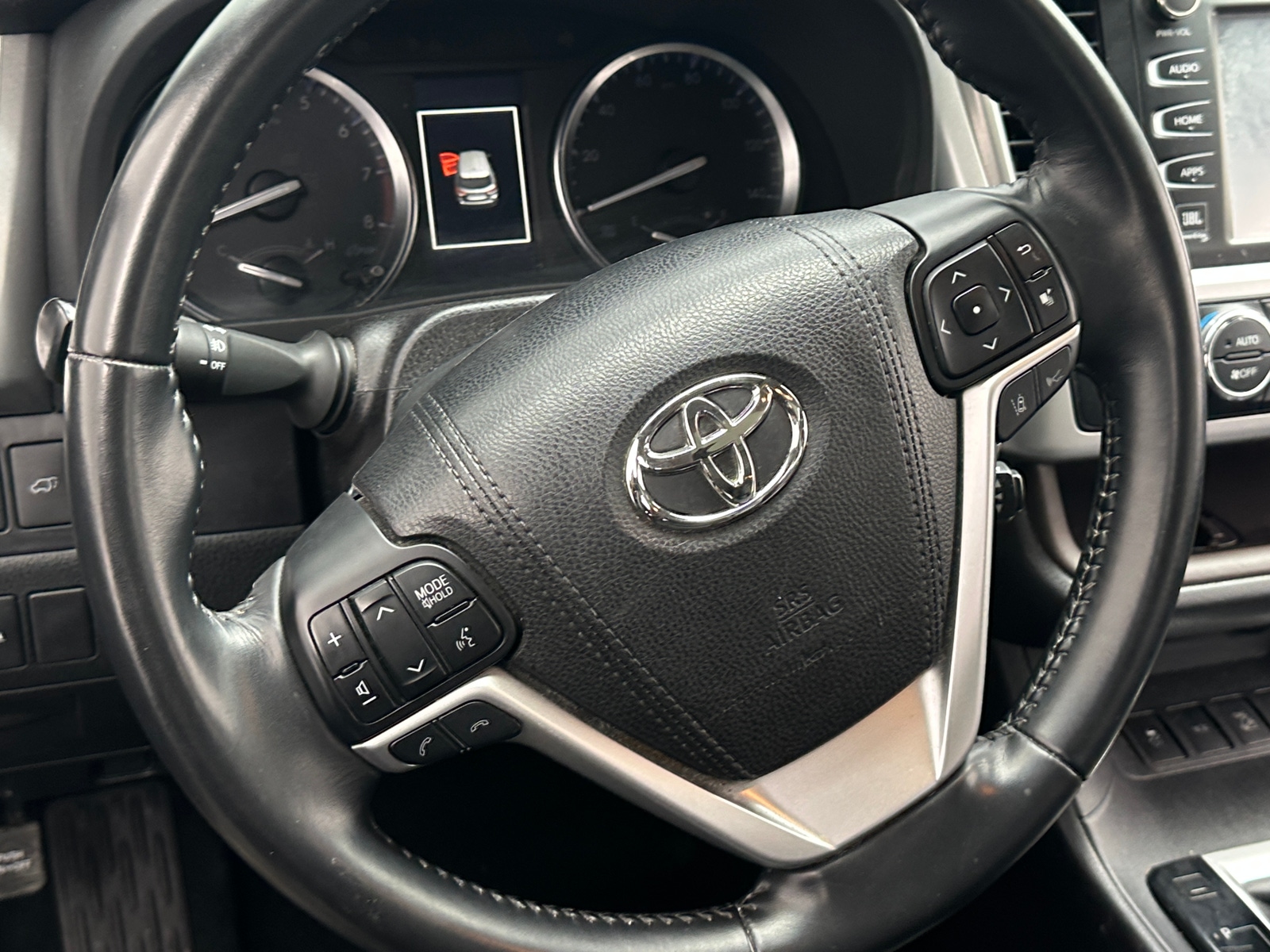 Thumbnail: 2018 Toyota Highlander - 4